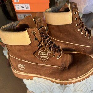 Very Handsome Brown Nubuck Men's Timberland Waterproof Boot Size 11.5